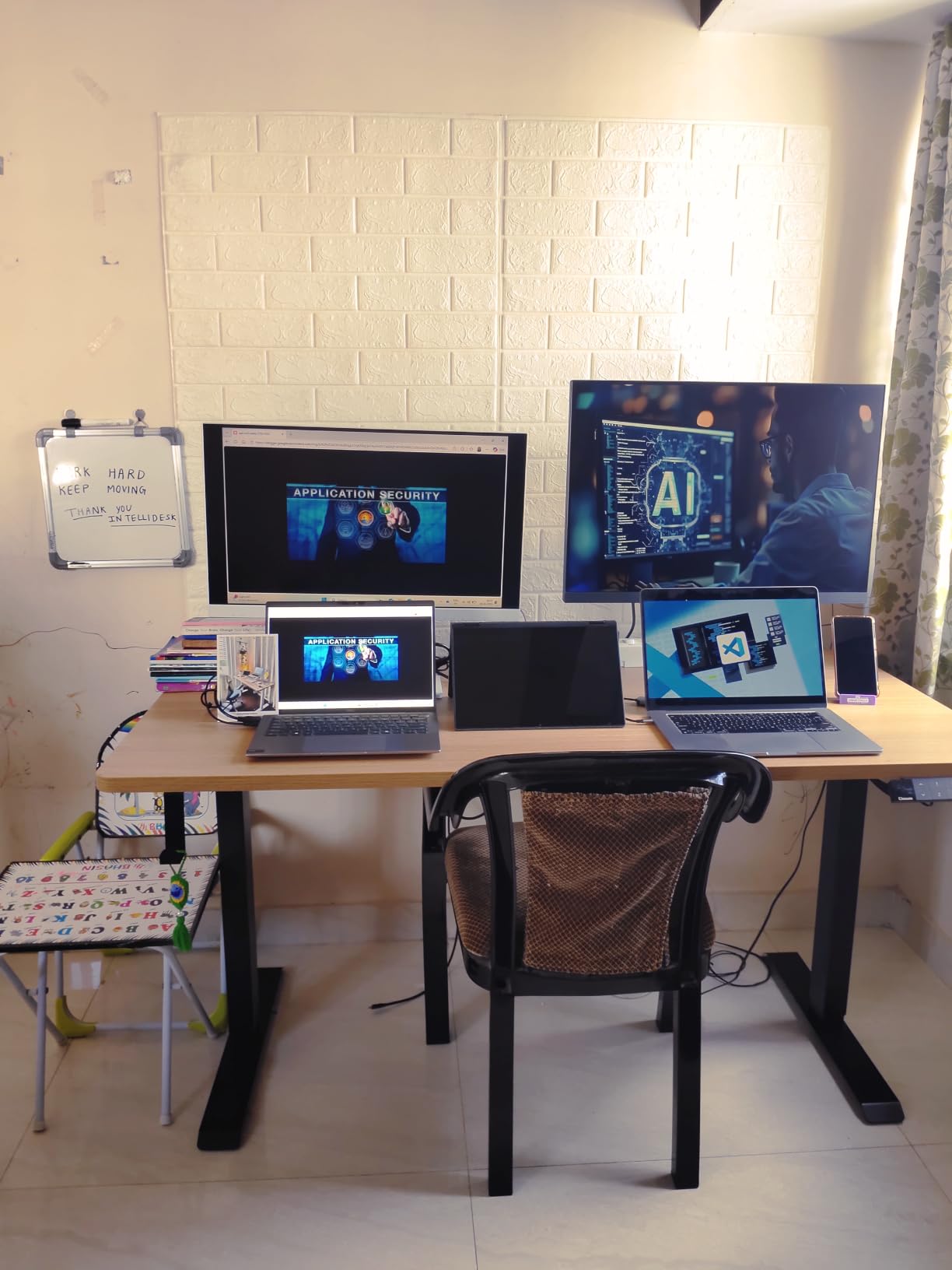 Productivity Booster Intellidesk